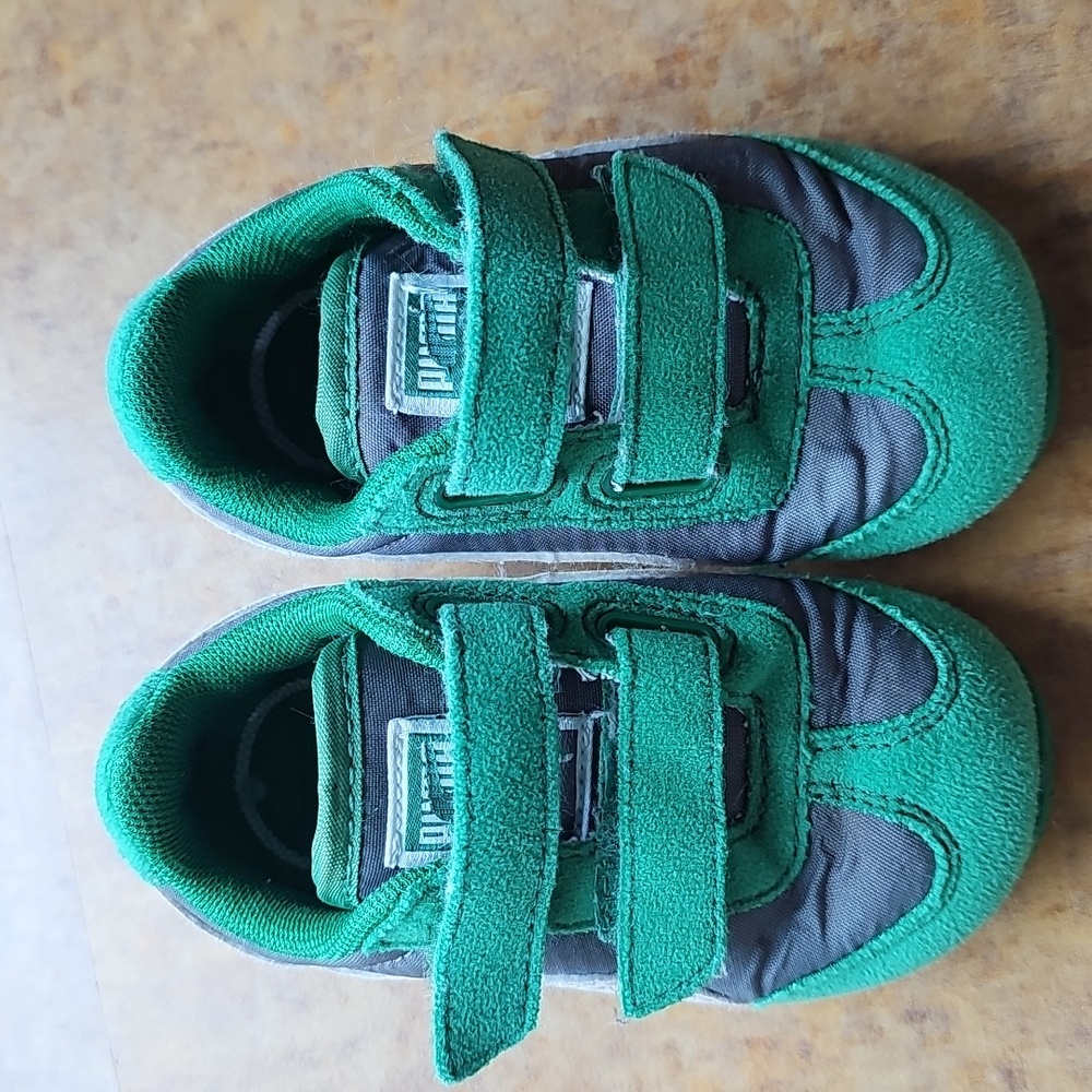 🍀Green Puma kids shoes Size 5 Toddler